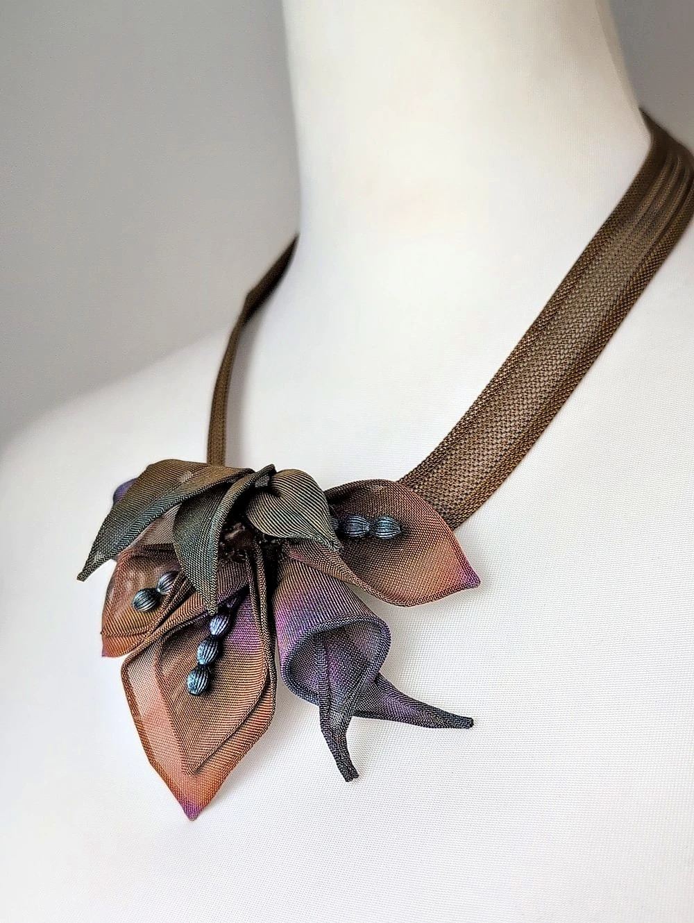 Sarah Cavender Metalworks Mesh Multi Petal Leaf Floral Statement Necklace - Picture 10 of 11